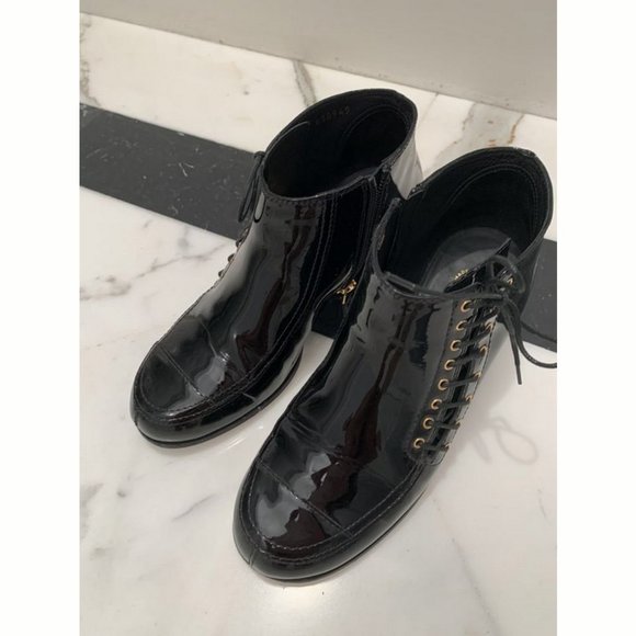 Beautiful Chanel Boots EU37 - Picture 1 of 4